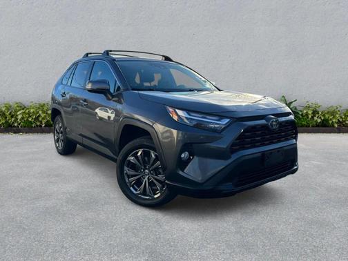 2022 Toyota RAV4 Hybrid XLE Premium