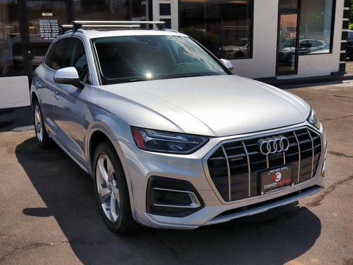 Silver Metallic 2021 Audi Q5 45 Premium Plus