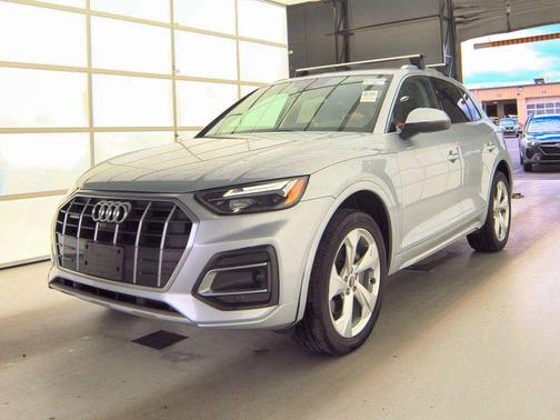 Silver Metallic 2021 Audi Q5 45 Premium Plus