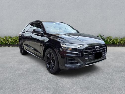Orca Black Metallic 2020 Audi Q8 55 Premium