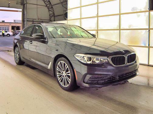 Dark Graphite Metallic 2019 BMW 530 i xDrive