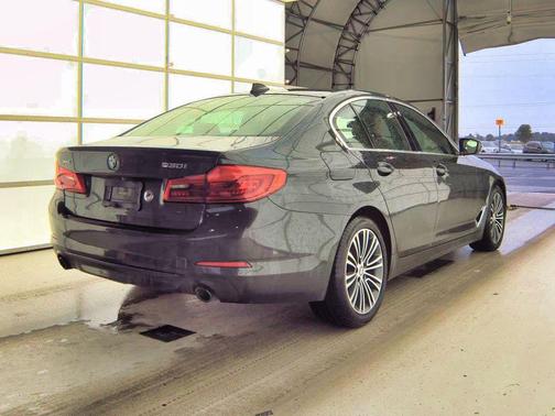 Dark Graphite Metallic 2019 BMW 530 i xDrive