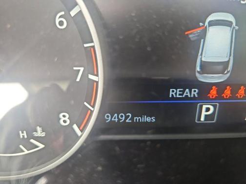 Pearl White Tri-Coat 2024 Nissan Murano SV
