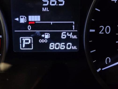 Gun Metallic 2024 Nissan Kicks S