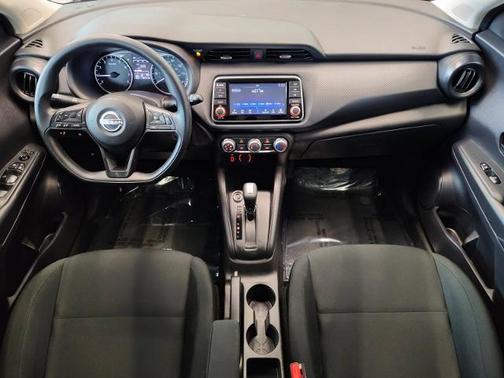 Gun Metallic 2024 Nissan Kicks S