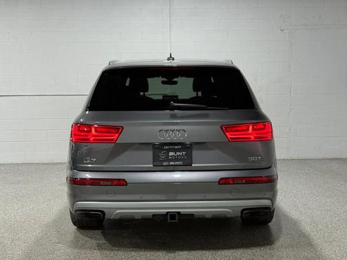 Gray 2017 Audi Q7 3.0T Premium