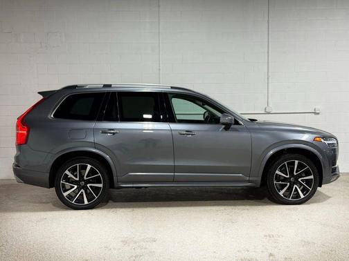 2019 Volvo XC90 T6 Momentum