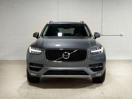 2019 Volvo XC90 T6 Momentum