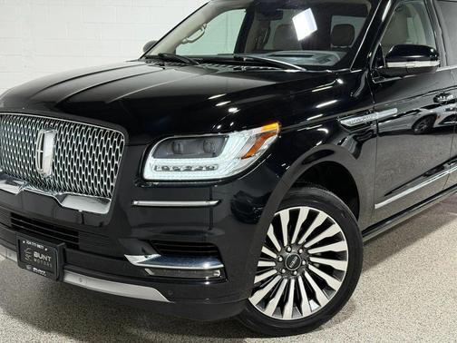 Infinite Black Metallic 2019 Lincoln Navigator L Reserve