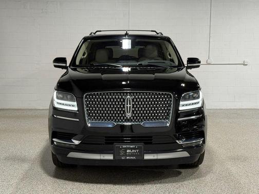 Infinite Black Metallic 2019 Lincoln Navigator L Reserve