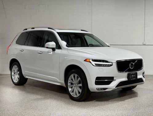 2017 Volvo XC90 T6 Momentum