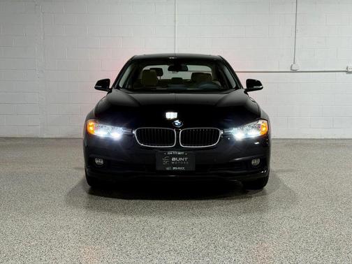 Black 2016 BMW 320 i