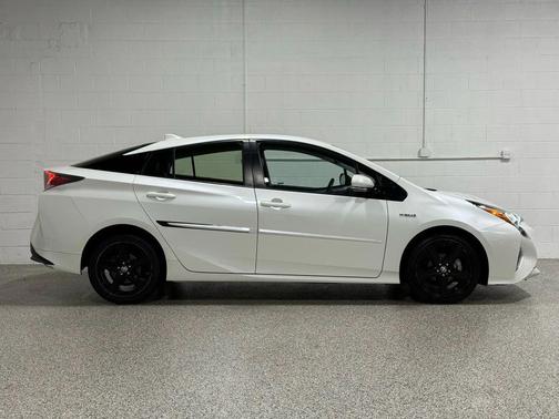 2016 Toyota Prius Four Touring