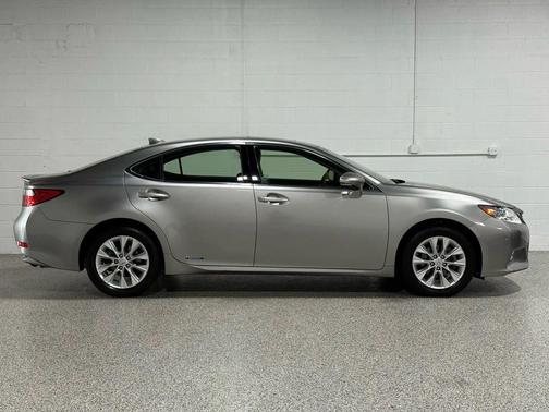 2015 Lexus ES 300h Base