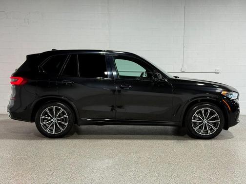 Black 2019 BMW X5 xDrive40i