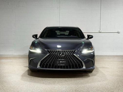 2022 Lexus ES 350 Base