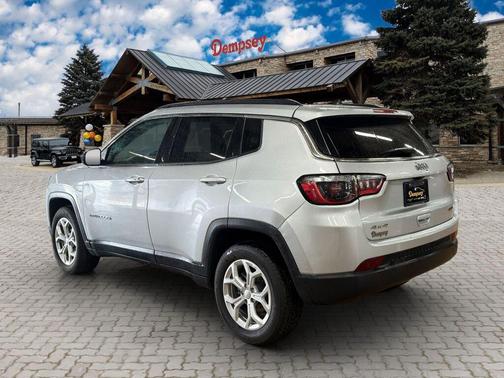 Silver Zynith Metallic Clearcoat 2024 Jeep Compass Latitude
