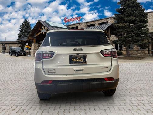 Silver Zynith Metallic Clearcoat 2024 Jeep Compass Latitude