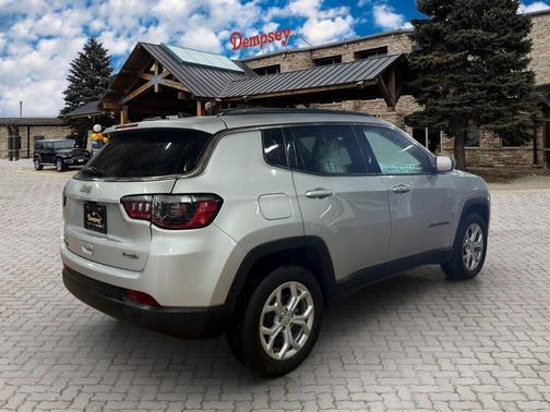 Silver Zynith Metallic Clearcoat 2024 Jeep Compass Latitude