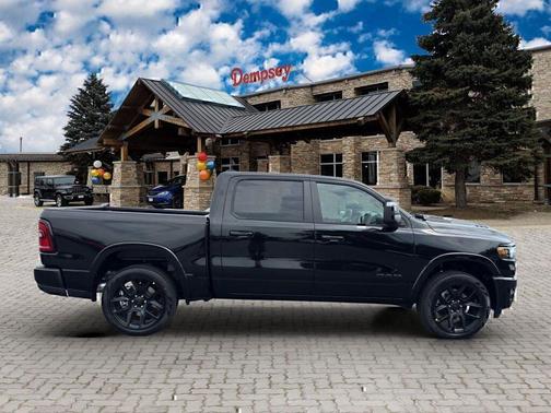 Diamond Black Crystal Pearlcoat 2026 RAM 1500 Laramie