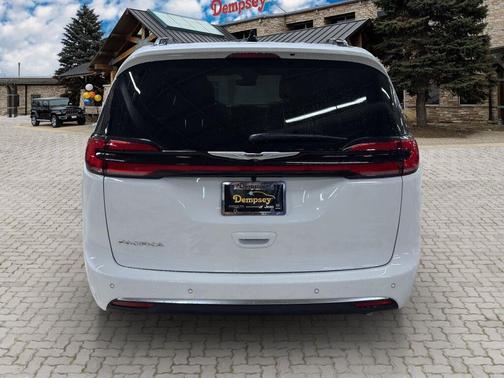 2026 Chrysler Pacifica L