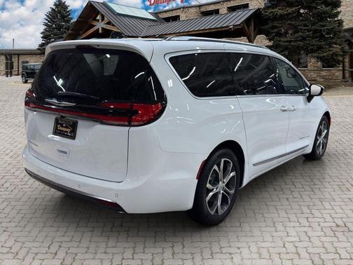 2026 Chrysler Pacifica L