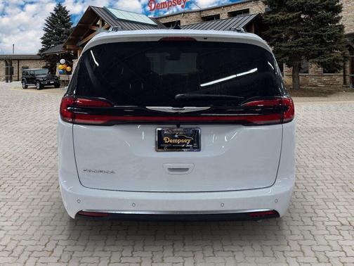 2026 Chrysler Pacifica L