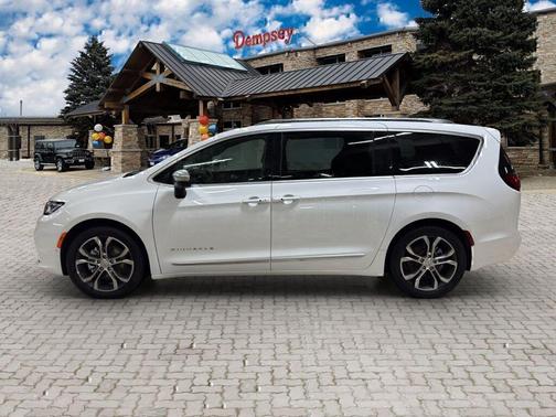 Bright White Clearcoat 2026 Chrysler Pacifica L