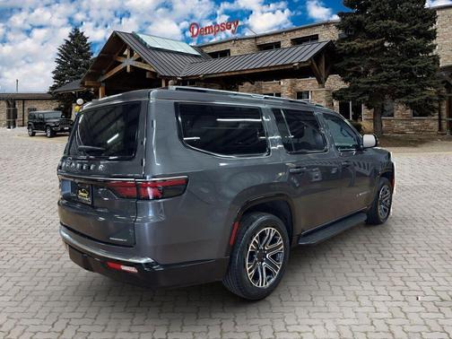 Baltic Gray Metallic Clearcoat 2022 Jeep Wagoneer Series III 4x4