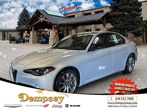 Moonlight Gray Metallic 2024 Alfa Romeo Giulia Ti