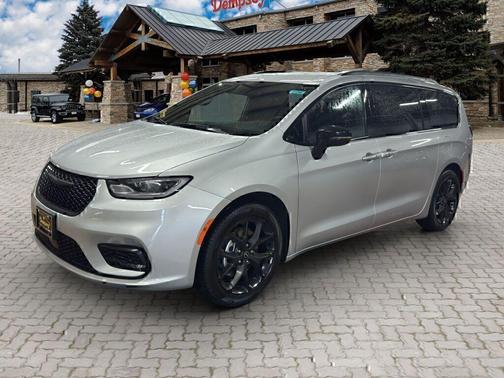 2026 Chrysler Pacifica L