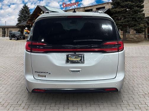 Silver Mist Clearcoat 2026 Chrysler Pacifica L