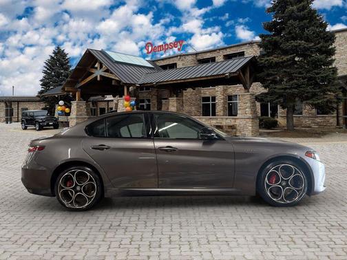Vesuvio Gray Metallic 2024 Alfa Romeo Giulia Veloce AWD