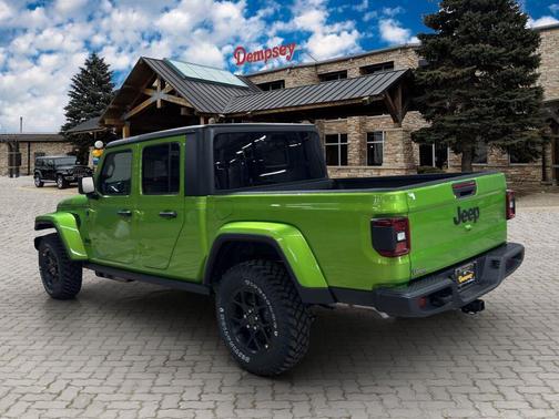 2026 Jeep Gladiator Willys 4x4