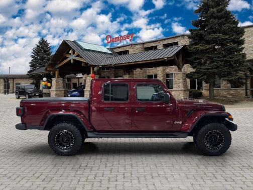 2022 Jeep Gladiator Overland
