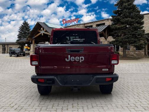 2022 Jeep Gladiator Overland