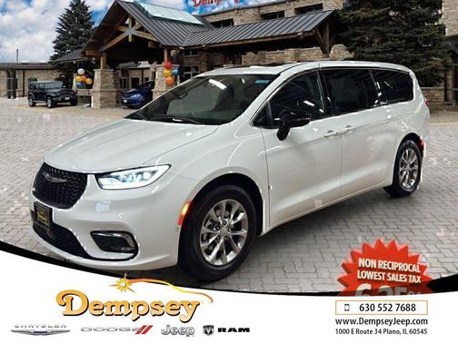 Bright White Clearcoat 2026 Chrysler Pacifica Limited