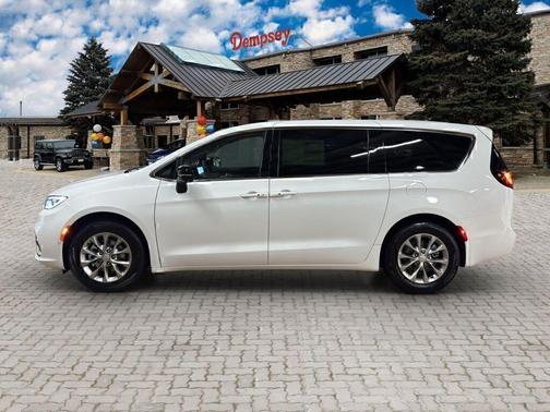 Bright White Clearcoat 2026 Chrysler Pacifica Limited