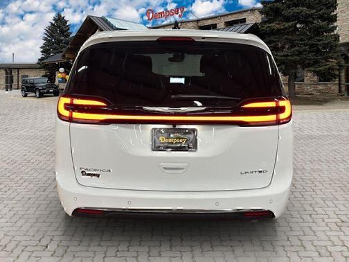 Bright White Clearcoat 2026 Chrysler Pacifica Limited