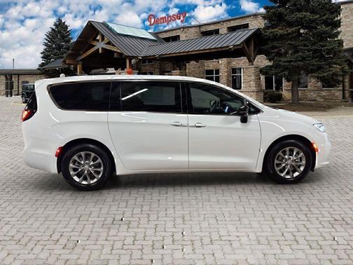Bright White Clearcoat 2026 Chrysler Pacifica Limited
