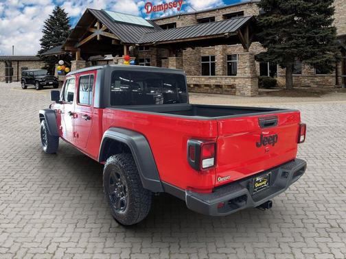 2022 Jeep Gladiator Sport