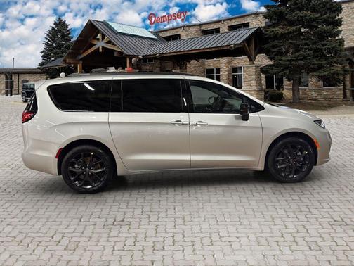 Silver Mist Clearcoat 2026 Chrysler Pacifica L