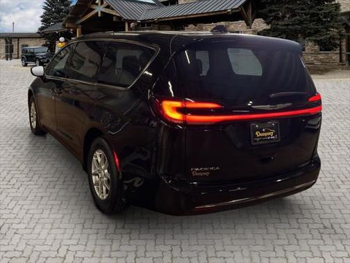 2025 Chrysler Pacifica L