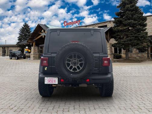 Black Clearcoat 2022 Jeep Wrangler Unlimited Rubicon 392