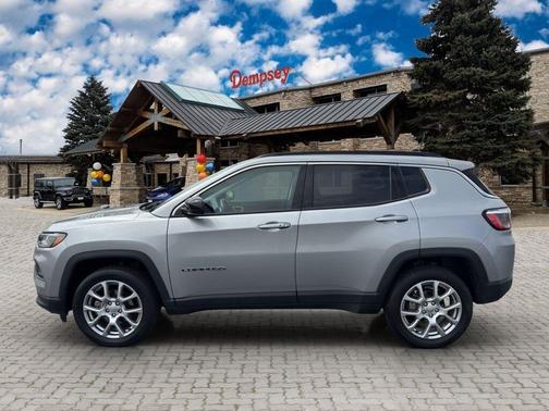 Billet Silver Metallic Clearcoat 2022 Jeep Compass Latitude Lux