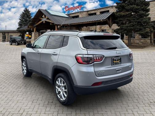 Billet Silver Metallic Clearcoat 2022 Jeep Compass Latitude Lux