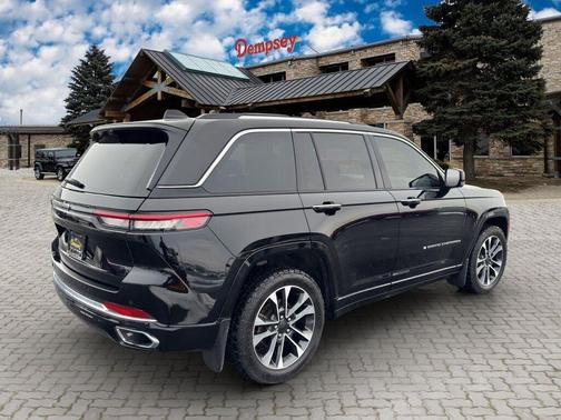 2022 Jeep Grand Cherokee Overland