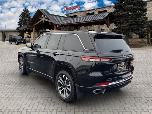 2022 Jeep Grand Cherokee Overland