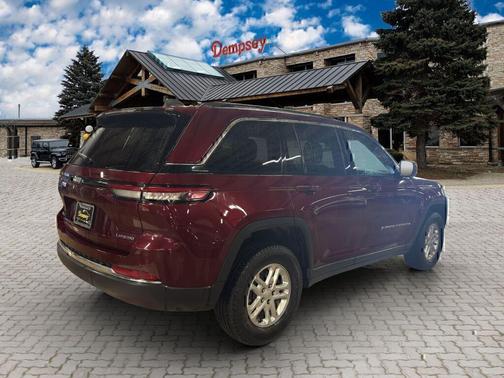2023 Jeep Grand Cherokee Laredo