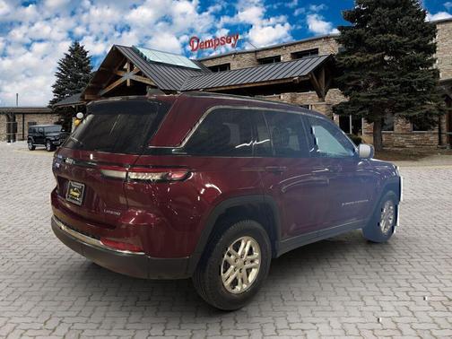 Velvet Red Pearlcoat 2023 Jeep Grand Cherokee Laredo
